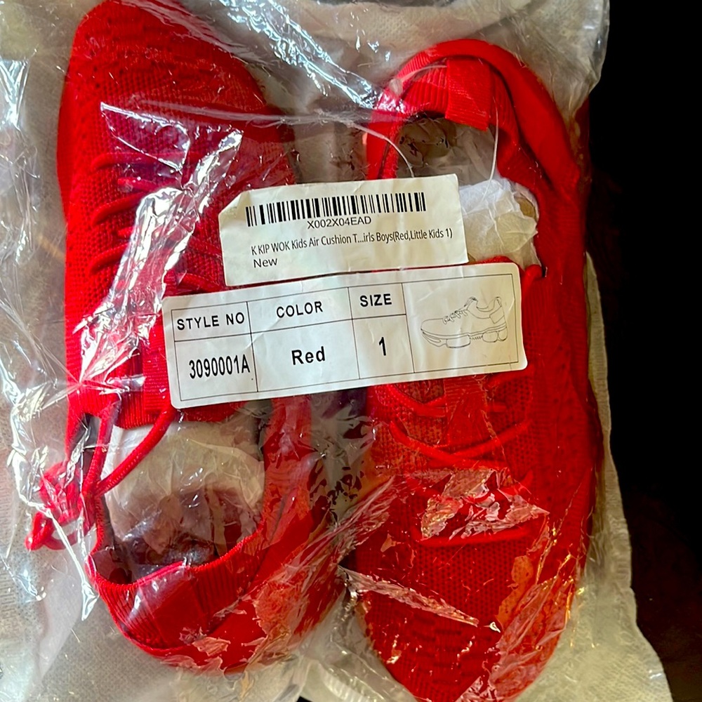 Kids size 1 red shoes